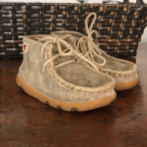 Twisted X- toddler size 5